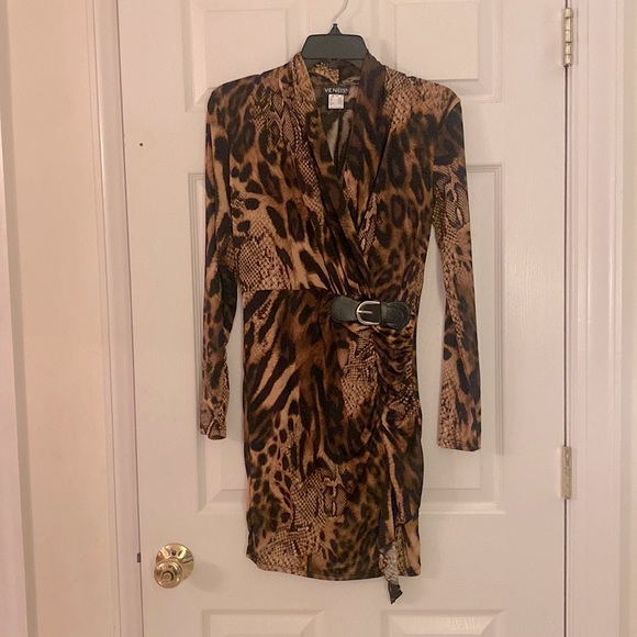 VENUS Dress Like NEW size S in allover animal print - Picture 1 of 7